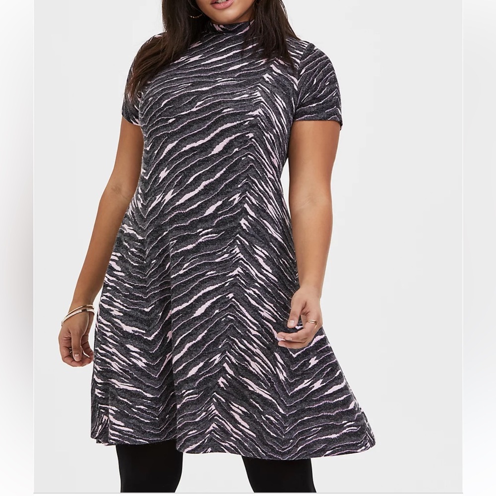 Torrid Hacci Dark Gray Pink Zebra Trapeze Mock Neck Dress size 1X